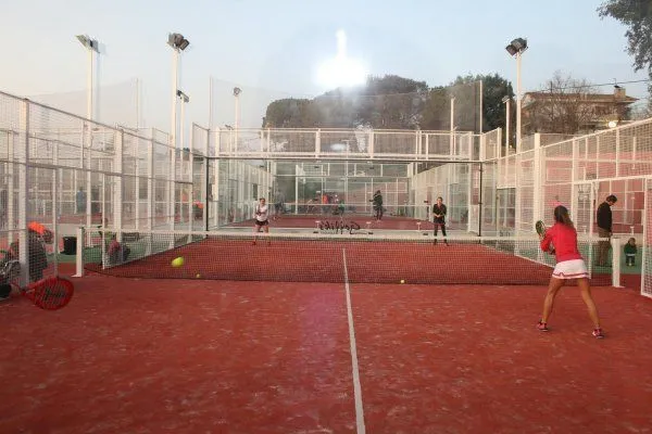 Alfou Pádel Club - centro deportivo en Cardedeu
