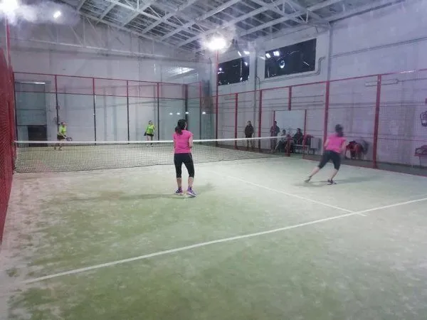 Alonka Pádel Indoor - centro deportivo en Elda