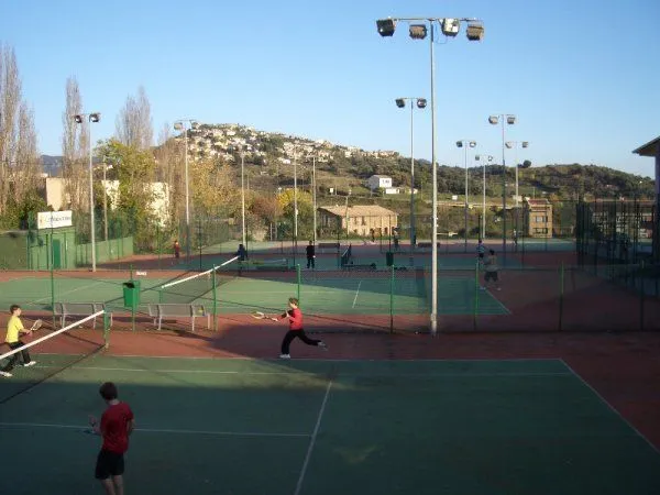 Berga Tennis Club - centro deportivo en Berga