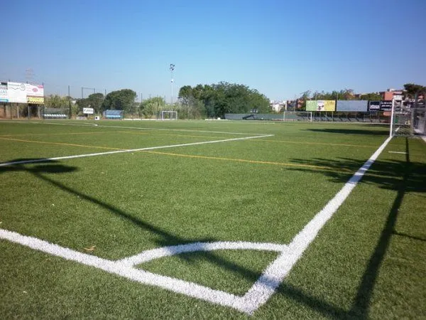 Camp De Futbol Municipal La Bòbila - centro deportivo en Cerdanyola del Valles