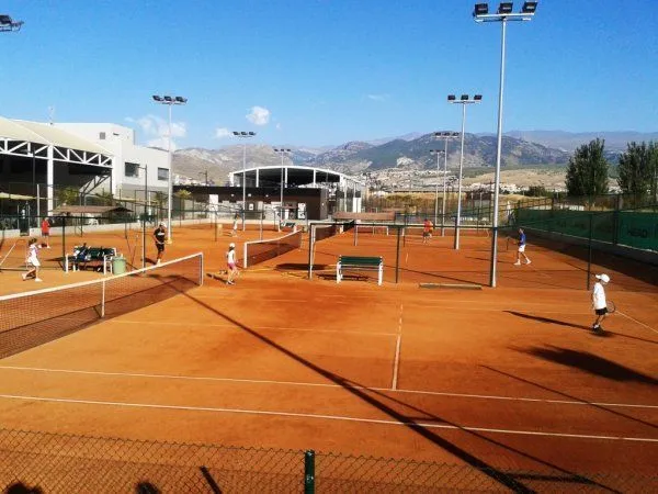 Campus Tenis Club - centro deportivo en Granada