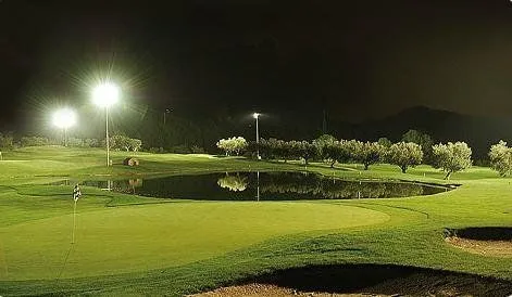 Can Cuyàs Golf - centro deportivo en Sant Feliu de Llobregat