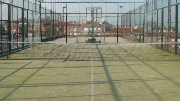 Centre Esportiu I Cultural Olímpic - centro deportivo en Mollet del Vallés