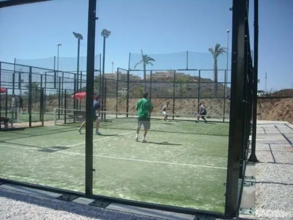 Cerrado Del águila Club De Padel Y Tenis - centro deportivo en Mijas