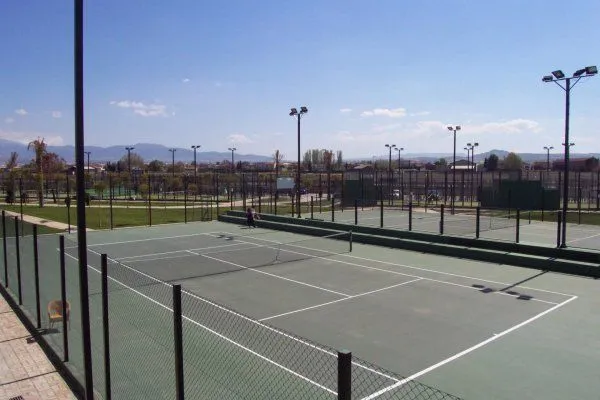 Club De Campo De Granada - centro deportivo en Vegas del Genil