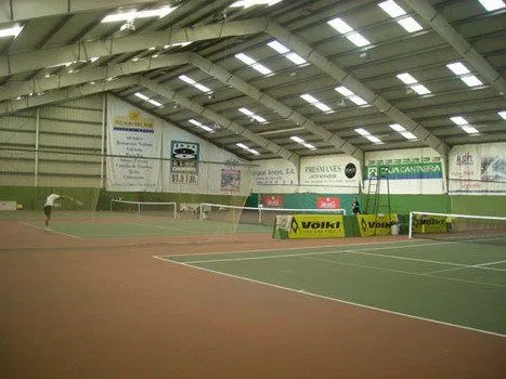 Club De Tenis Y Padel Monteverde - centro deportivo en Santander