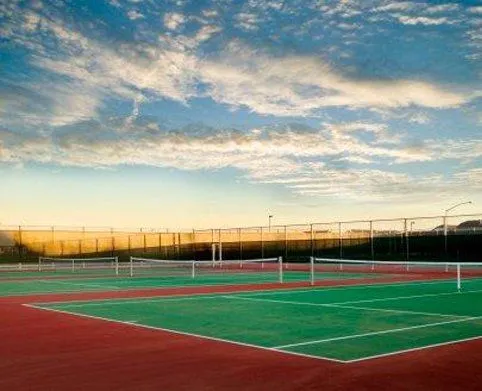 Club De Tennis Centelles - centro deportivo en Centelles