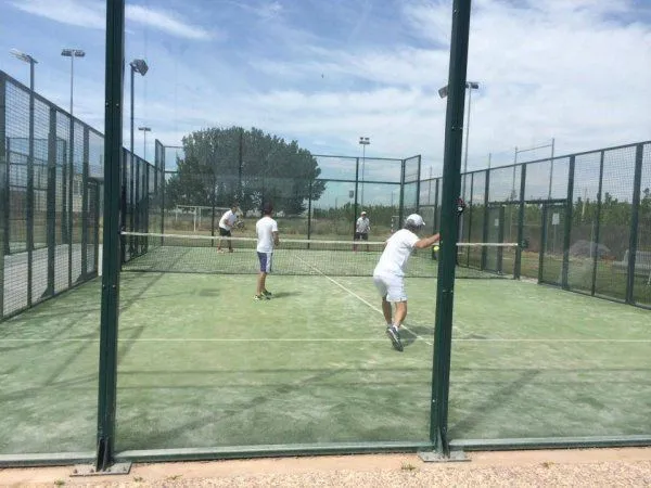 Club De Tennis Mollerussa - centro deportivo en Mollerussa
