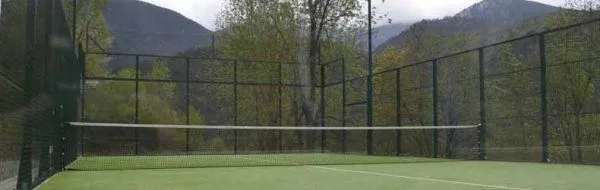 Club De Tennis Planoles - centro deportivo en Planoles