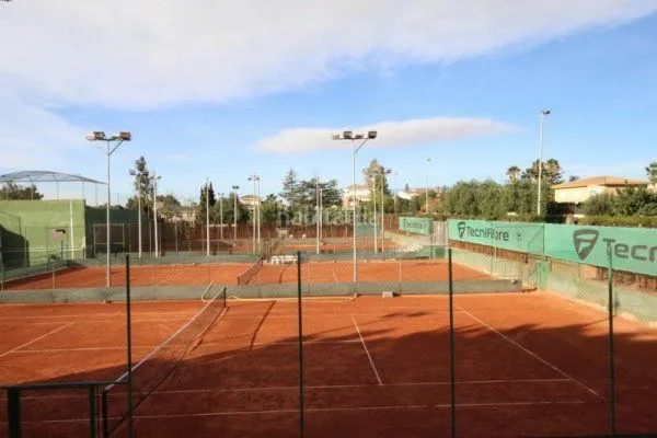 Club Deportivo Monte Real Torrente - centro deportivo en Torrent