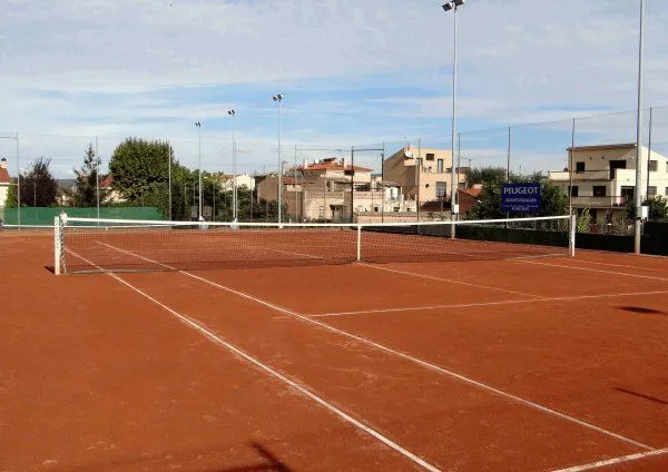 Club Les Moreres Montbui - centro deportivo en Santa Margarida de Montbui