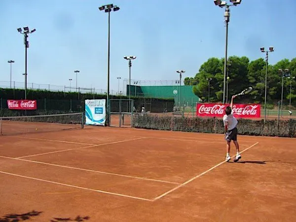 Club Tennis Monterols - centro deportivo en Reus