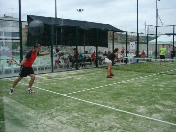 Club Tennis Navàs - centro deportivo en Navàs