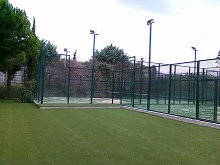 Colegio Highlands Schools - centro deportivo en Esplugues de Llobregat