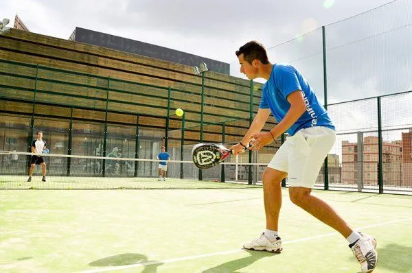 Duet Sports Cem Jordi Marí - centro deportivo en Tiana