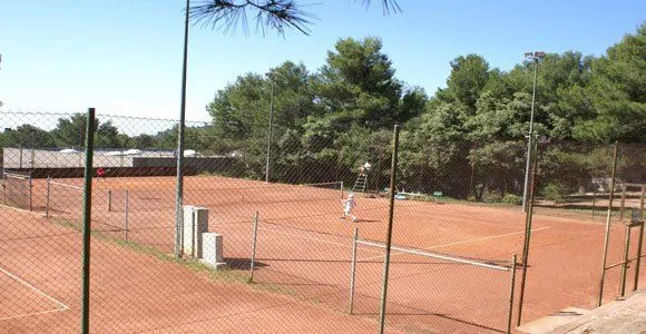 Epic Casino Del Comerç - centro deportivo en Matadepera