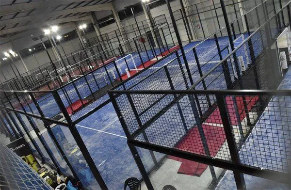 Indoor Padel 7 - centro deportivo en Santpedor
