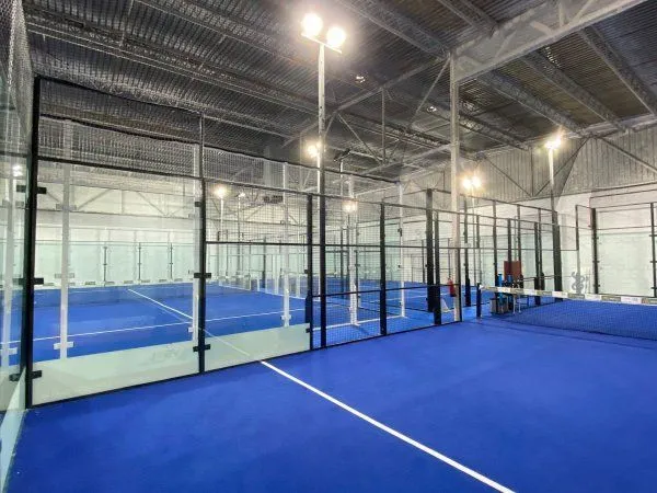Iron Padel Indoor Sevilla - centro deportivo en Sevilla
