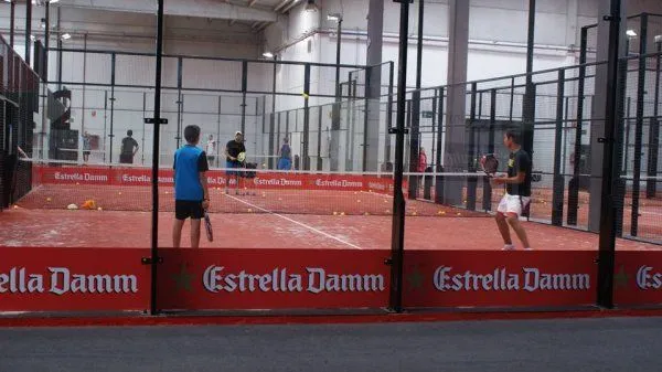 Life X Padel - centro deportivo en Abrera