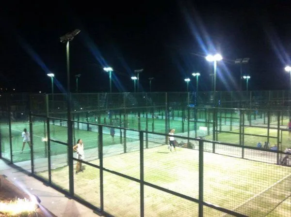 Optimum Padel Center - centro deportivo en Palau-saverdera