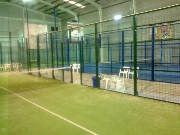 Padel A Cobert - centro deportivo en Massanassa