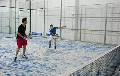 Padel Ca N'amat - centro deportivo en Sant Esteve Sesrovires
