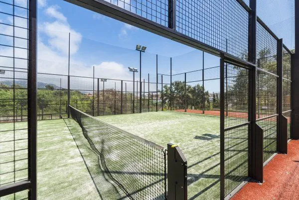 Padel Costa Encantada - centro deportivo en Lloret de Mar