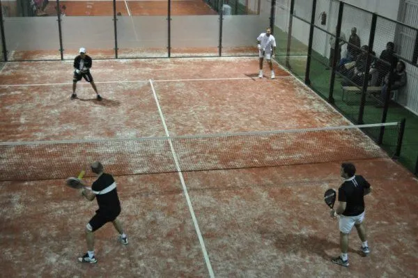 Padel En Cubierto Alginet - centro deportivo en Alginet