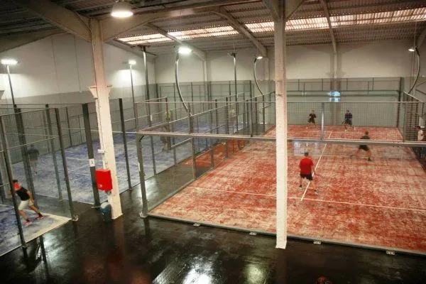 Padel Indoor Badalona - centro deportivo en Badalona