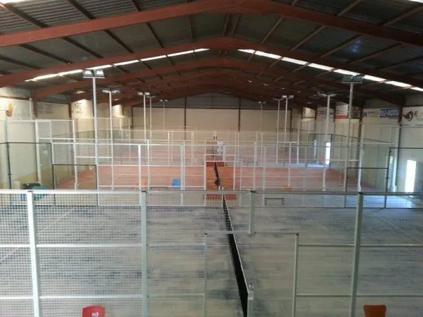 Padel Indoor Banyeres - centro deportivo en Banyeres de Mariola