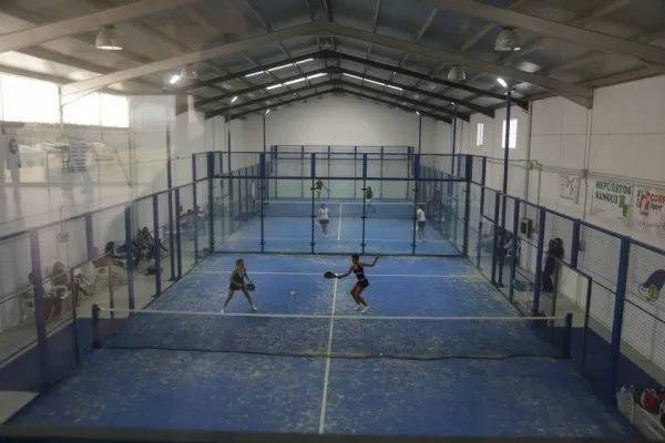 Padel Indoor Coria - centro deportivo en Coria