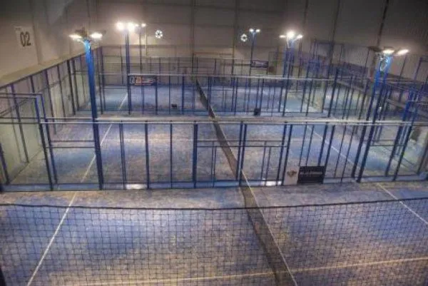 Padel Indoor Gavá - centro deportivo en Gavà