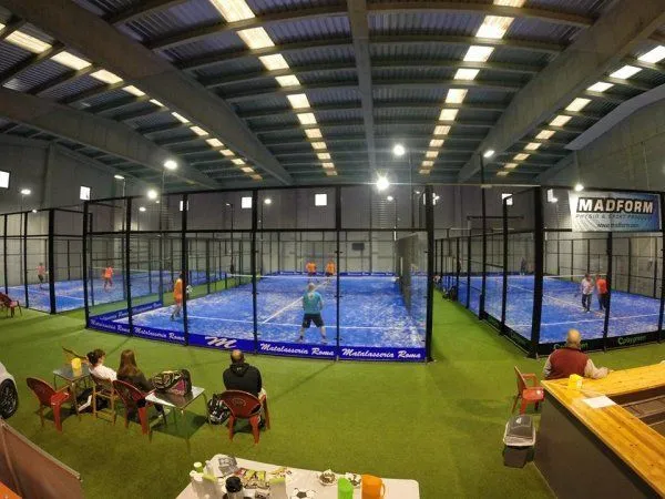 Padel Indoor Tona - centro deportivo en Tona