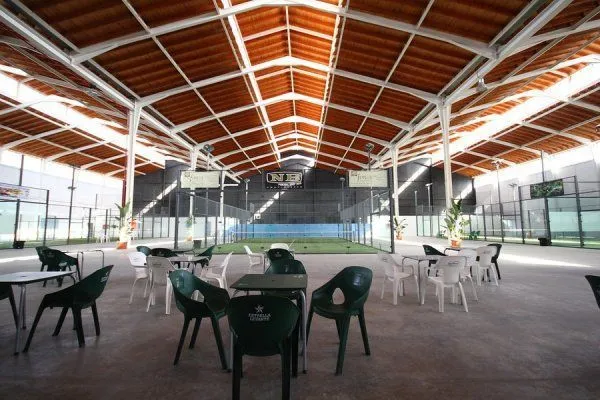 Padel Indoor X3 - centro deportivo en San Isidro