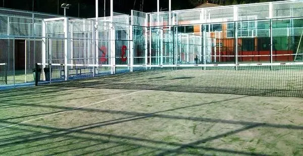 Padel Jufer Viladecans - centro deportivo en Viladecans