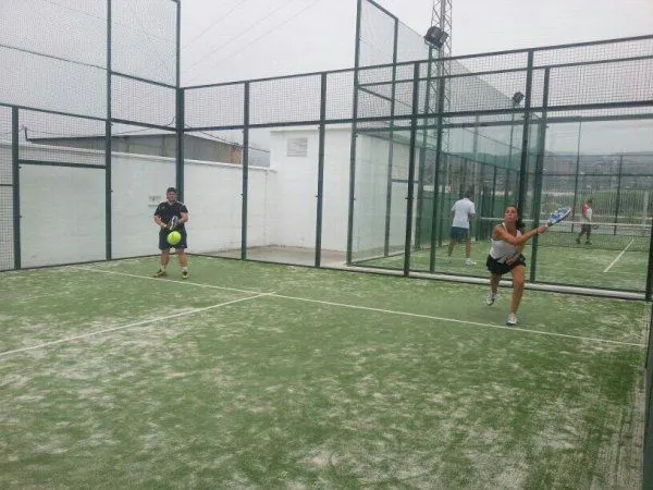 Padel La Marina Motril - centro deportivo en Motril