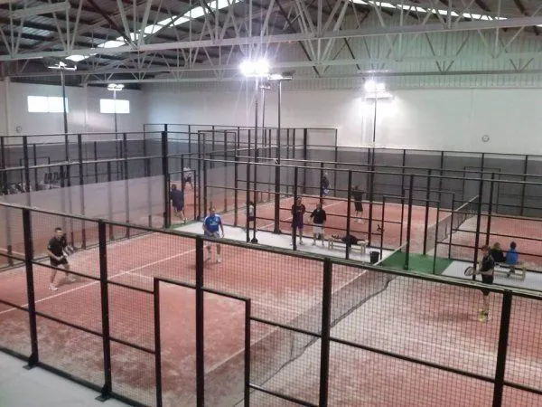 Padel La Nau Agullent - centro deportivo en Agullent