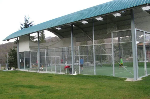 Padel La Roca - centro deportivo en Piloña