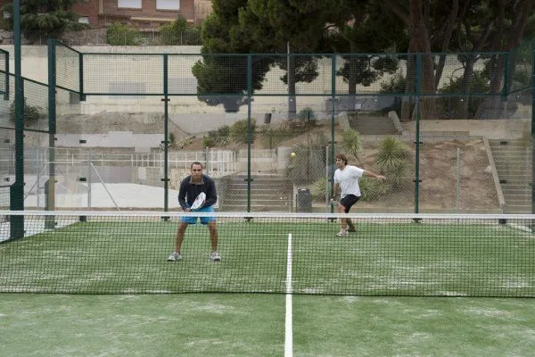 Pàdel Piscina Cabrera De Mar - centro deportivo en Cabrera de Mar