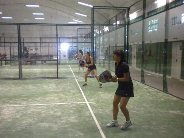 Padel Tenis El Hangar - centro deportivo en Alcobendas