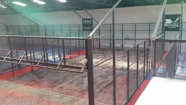 Padel Tinajas - centro deportivo en Valdepeñas