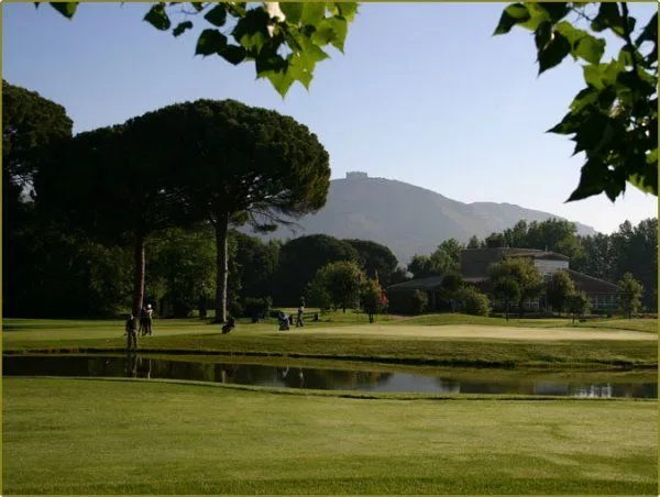 Par 3 Pitch & Putt Gualta - centro deportivo en Gualta