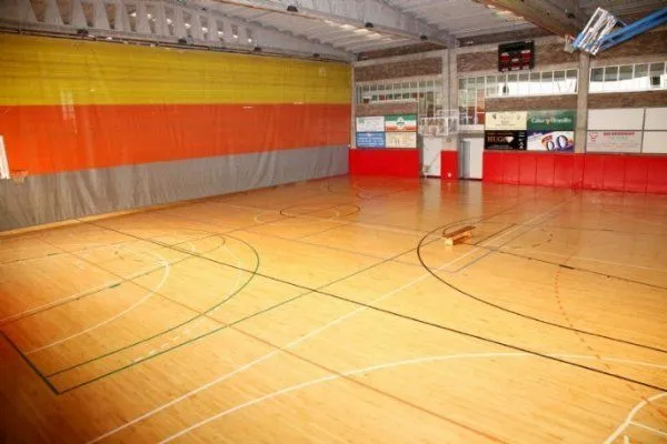 Pista Polideportiva Sant Joan Despí - centro deportivo en Sant Joan Despí