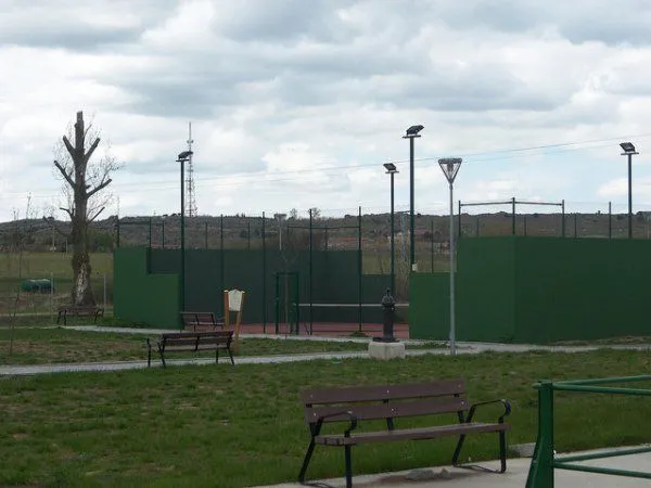 Pistas De La Ribera Del Adaja - centro deportivo en Ávila