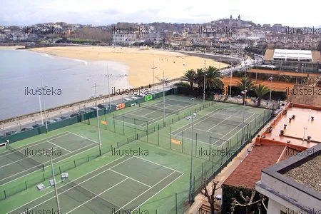 Real Club De Tenis De San Sebastian - centro deportivo en Donostia-San Sebastián