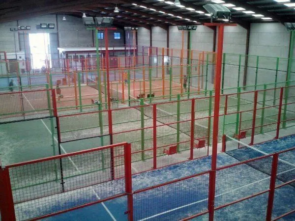Rkn Padel Indoor Requena - centro deportivo en Requena