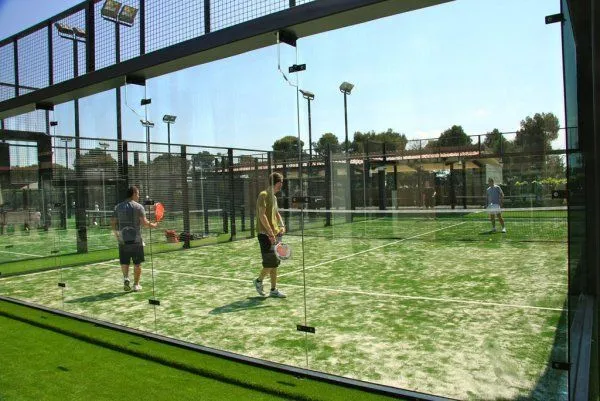Slam Club Padel - centro deportivo en Collbató