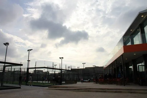 Star's Padel Cornella - centro deportivo en Cornellà de Llobregat