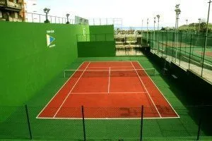 Tenis Club De Castro Urdiales - centro deportivo en Castro-Urdiales