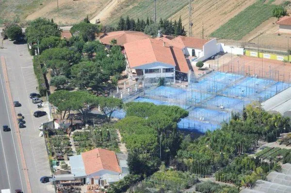 Up Padel Club Outdoor - centro deportivo en Cabrera de Mar